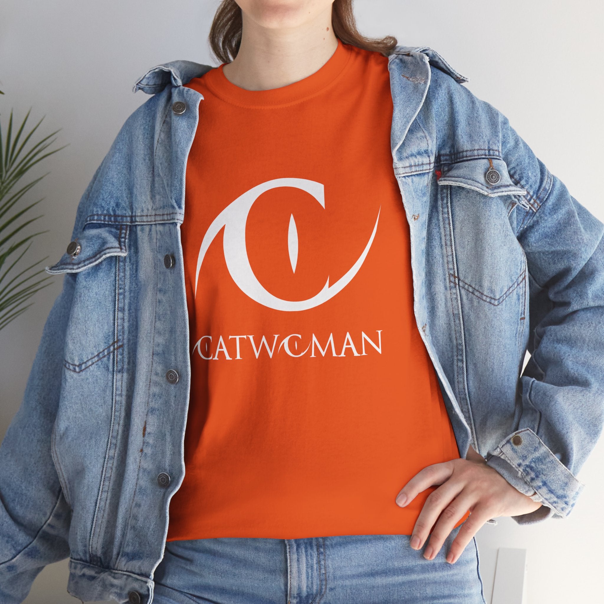 Catwoman T-Shirt – Bold Eye Graphic | DC Comics Stylish Tee