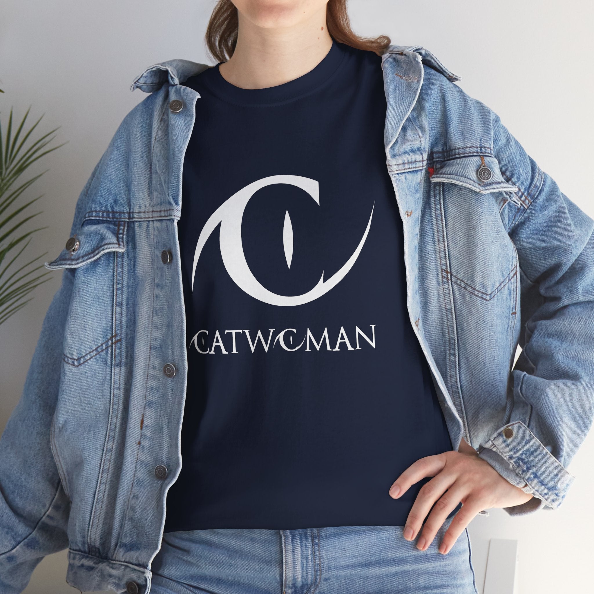 Catwoman T-Shirt – Bold Eye Graphic | DC Comics Stylish Tee