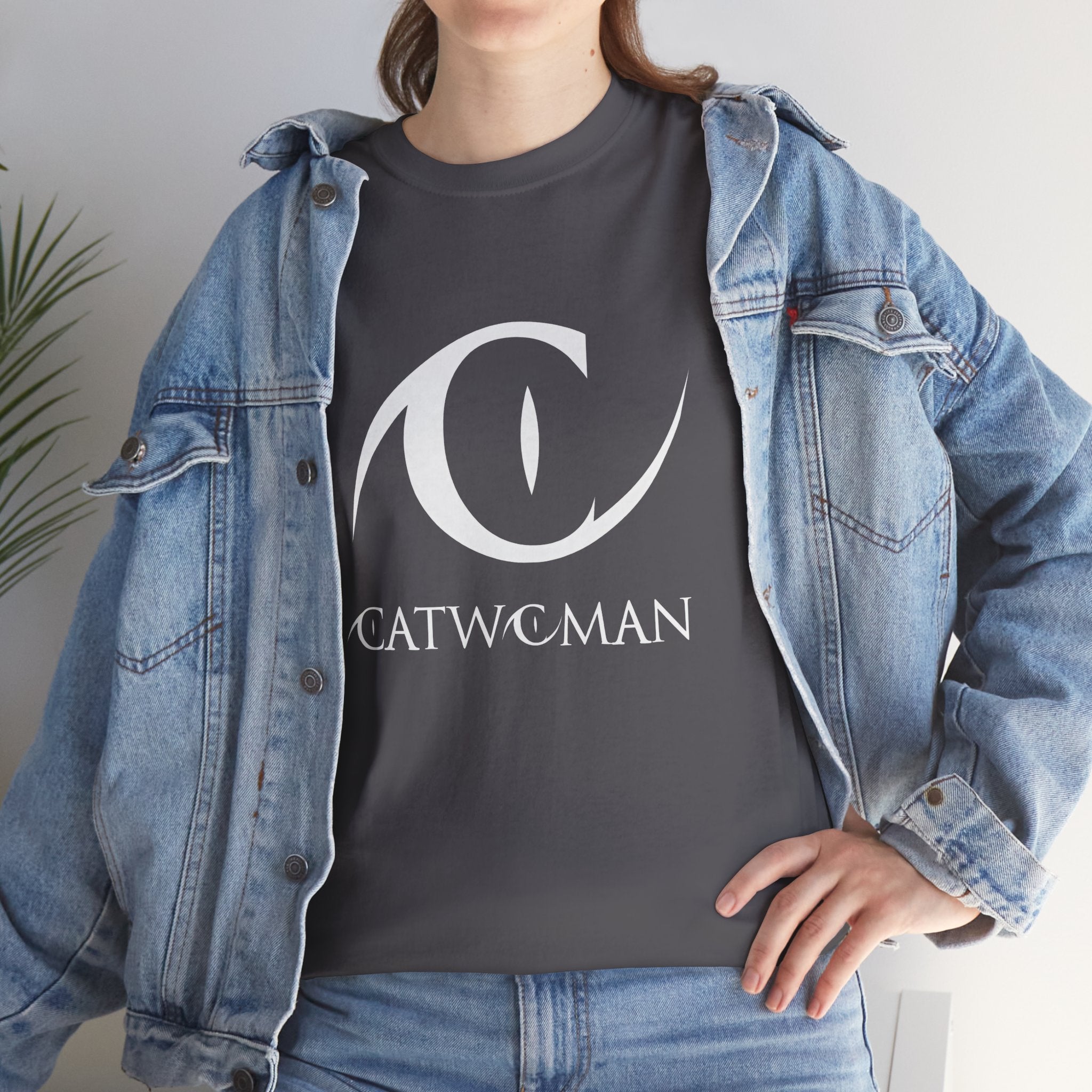 Catwoman T-Shirt – Bold Eye Graphic | DC Comics Stylish Tee