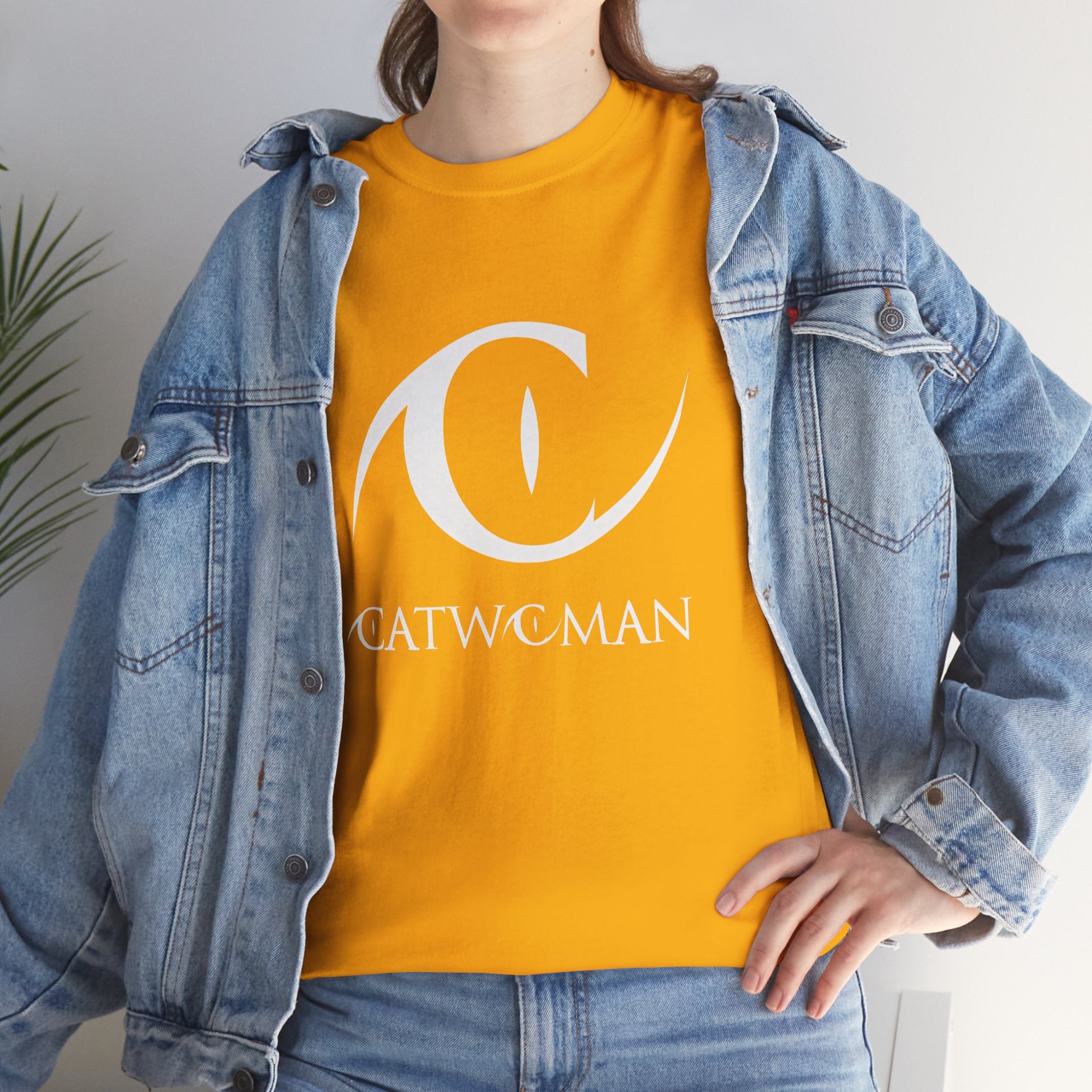 Catwoman T-Shirt – Bold Eye Graphic | DC Comics Stylish Tee
